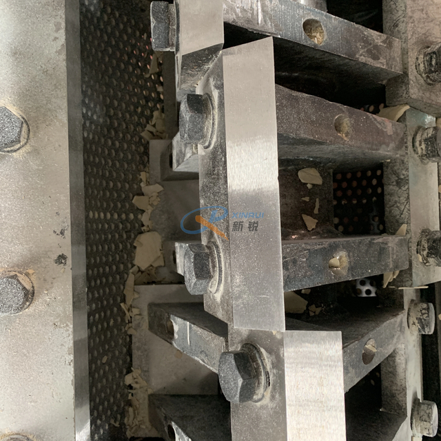 كسارة السحق البلاستيكي عالي الجودة لملف ورقة لوحة الأنبوب البلاستيكي